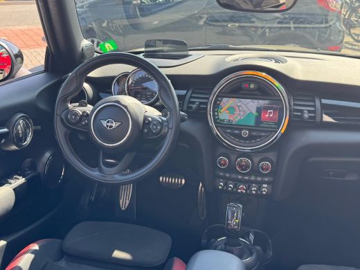 Mini Cooper Cabrio 2.0 231PK John Cooper Works Chili | ALLE Opties | H&K audio | Head-Up | 100% Dealer Onderhouden! ... ActivLease financial lease