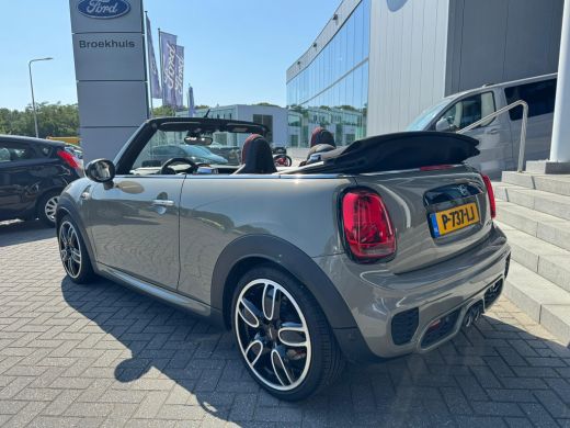 Mini Cooper Cabrio 2.0 231PK John Cooper Works Chili | ALLE Opties | H&K audio | Head-Up | 100% Dealer Onderhouden! ... ActivLease financial lease