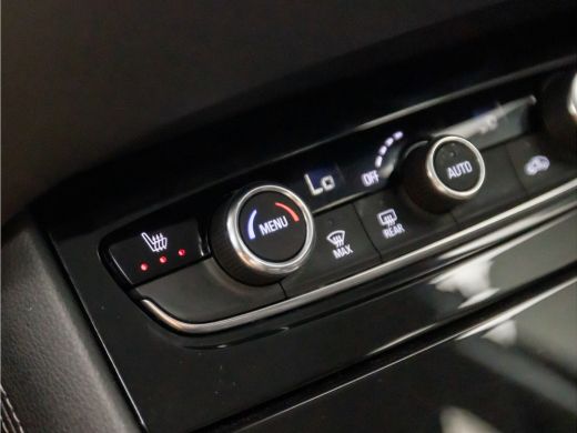 Opel Grandland X 1.2 Turbo Executive Sport (APPLE CARPLAY, GROOT NAVI, STUUR/STOELVERWARMING, LEDER, SPORTSTOELEN,... ActivLease financial lease