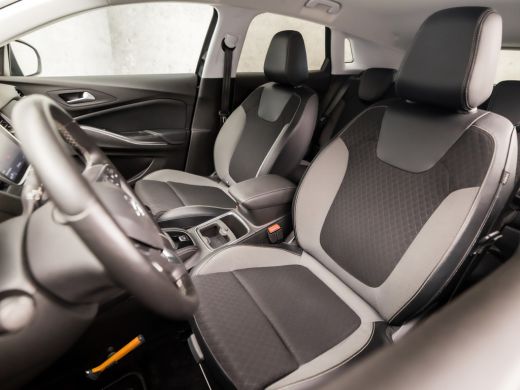 Opel Grandland X 1.2 Turbo Executive Sport (APPLE CARPLAY, GROOT NAVI, STUUR/STOELVERWARMING, LEDER, SPORTSTOELEN,... ActivLease financial lease