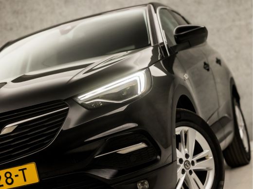 Opel Grandland X 1.2 Turbo Executive Sport (APPLE CARPLAY, GROOT NAVI, STUUR/STOELVERWARMING, LEDER, SPORTSTOELEN,... ActivLease financial lease