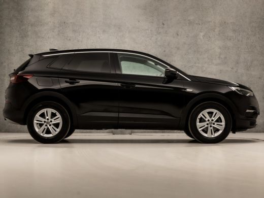 Opel Grandland X 1.2 Turbo Executive Sport (APPLE CARPLAY, GROOT NAVI, STUUR/STOELVERWARMING, LEDER, SPORTSTOELEN,... ActivLease financial lease