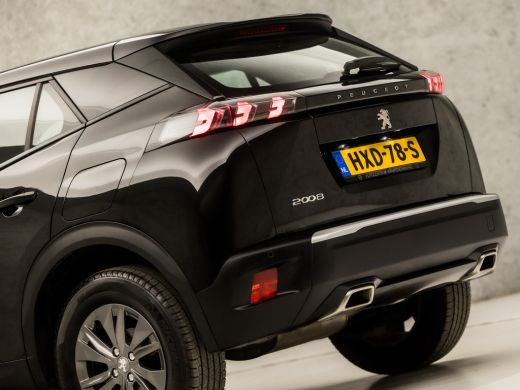 Peugeot 2008 1.2 PureTech Sport Automaat (APPLE CARPLAY, GROOT NAVI, GETINT GLAS, SPORTSTOELEN, PARKEERSENSORE... ActivLease financial lease