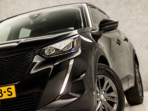 Peugeot 2008 1.2 PureTech Sport Automaat (APPLE CARPLAY, GROOT NAVI, GETINT GLAS, SPORTSTOELEN, PARKEERSENSORE... ActivLease financial lease