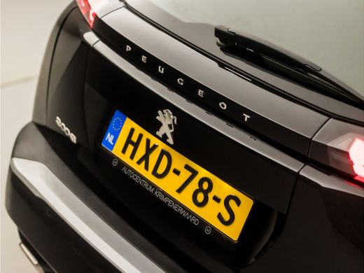 Peugeot 2008 1.2 PureTech Sport Automaat (APPLE CARPLAY, GROOT NAVI, GETINT GLAS, SPORTSTOELEN, PARKEERSENSORE... ActivLease financial lease