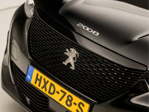 Peugeot 2008 1.2 PureTech Sport Automaat (APPLE CARPLAY, GROOT NAVI, GETINT GLAS, SPORTSTOELEN, PARKEERSENSORE... ActivLease financial lease