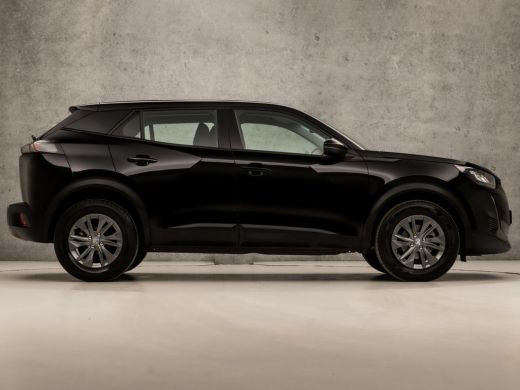 Peugeot 2008 1.2 PureTech Sport Automaat (APPLE CARPLAY, GROOT NAVI, GETINT GLAS, SPORTSTOELEN, PARKEERSENSORE... ActivLease financial lease