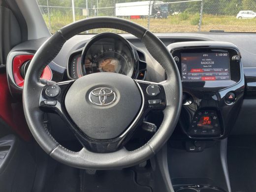 Toyota Aygo 1.0 VVT-i x-clusiv **KEYLESS/ APPLE CARPLAY/ CLIMATE CONTROL** ActivLease financial lease