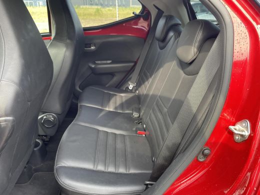 Toyota Aygo 1.0 VVT-i x-clusiv **KEYLESS/ APPLE CARPLAY/ CLIMATE CONTROL** ActivLease financial lease