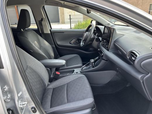 Toyota Yaris 1.5 Hybrid 115 First Edition ActivLease financial lease