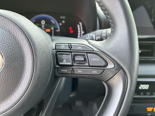 Toyota Yaris 1.5 Hybrid 115 First Edition ActivLease financial lease