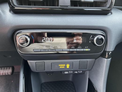 Toyota Yaris 1.5 Hybrid 115 First Edition ActivLease financial lease
