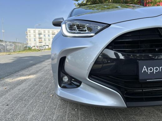 Toyota Yaris 1.5 Hybrid 115 First Edition ActivLease financial lease