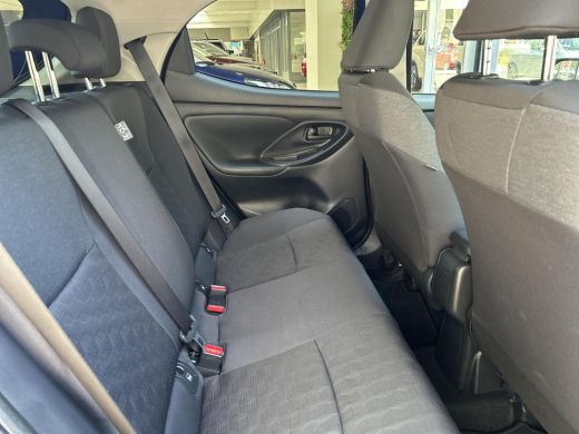 Toyota Yaris 1.5 Hybrid 115 First Edition ActivLease financial lease