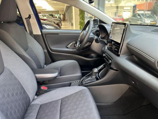 Toyota Yaris 1.5 Hybrid 115 First Edition ActivLease financial lease
