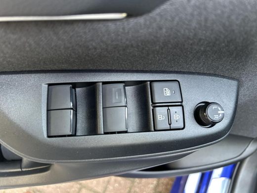 Toyota Yaris 1.5 Hybrid 115 First Edition ActivLease financial lease