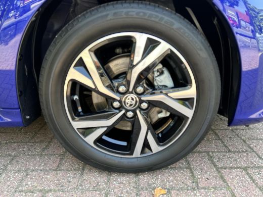 Toyota Yaris 1.5 Hybrid 115 First Edition ActivLease financial lease