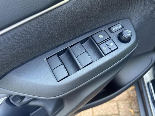 Toyota Yaris Cross 1.5 Hybrid 115 Active | 06-10141018 Voor meer informatie ActivLease financial lease