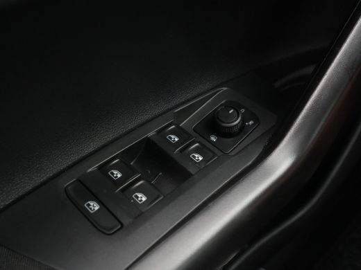 Volkswagen Polo 1.0 TSI 95pk Navi via App Cruise Airco Lichtsensor 278 ActivLease financial lease