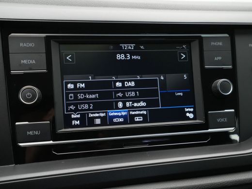 Volkswagen Polo 1.0 TSI 95pk Navi via App Cruise Airco Lichtsensor 278 ActivLease financial lease