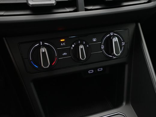 Volkswagen Polo 1.0 TSI 95pk Navi via App Cruise Airco Lichtsensor 278 ActivLease financial lease