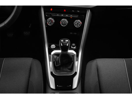 Volkswagen T-Roc Life Edition Inclusief €2000,- inruilvoordeel | 'App-Connect' draadloze smartphone integratie | '... ActivLease financial lease