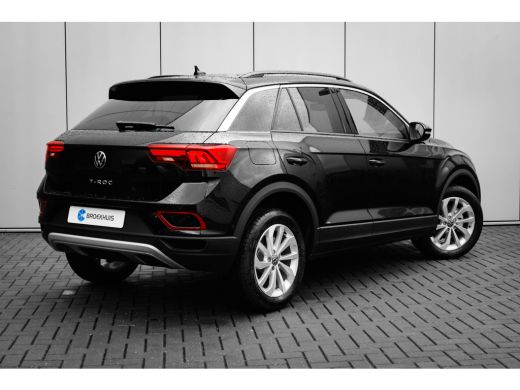 Volkswagen T-Roc Life Edition Inclusief €2000,- inruilvoordeel | 'App-Connect' draadloze smartphone integratie | '... ActivLease financial lease
