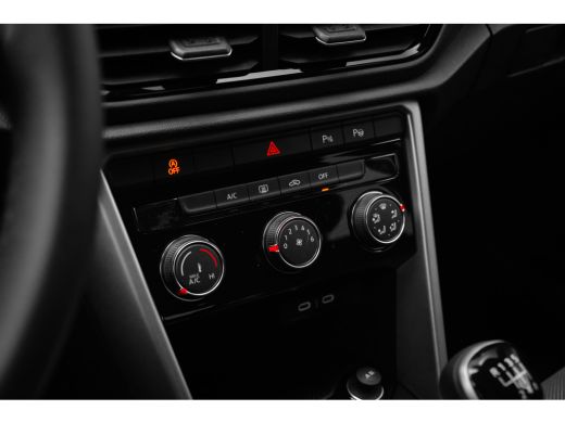 Volkswagen T-Roc Life Edition Inclusief €2000,- inruilvoordeel | 'App-Connect' draadloze smartphone integratie | '... ActivLease financial lease