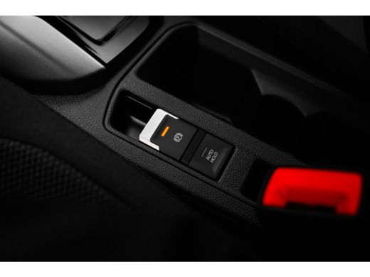 Volkswagen T-Roc Life Edition Inclusief €2000,- inruilvoordeel | 'App-Connect' draadloze smartphone integratie | '... ActivLease financial lease