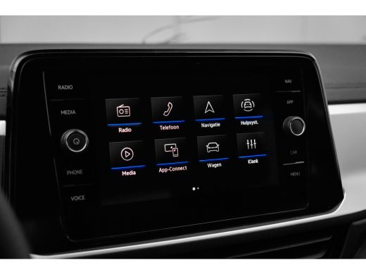 Volkswagen T-Roc Life Edition Inclusief €2000,- inruilvoordeel | 'App-Connect' draadloze smartphone integratie | '... ActivLease financial lease