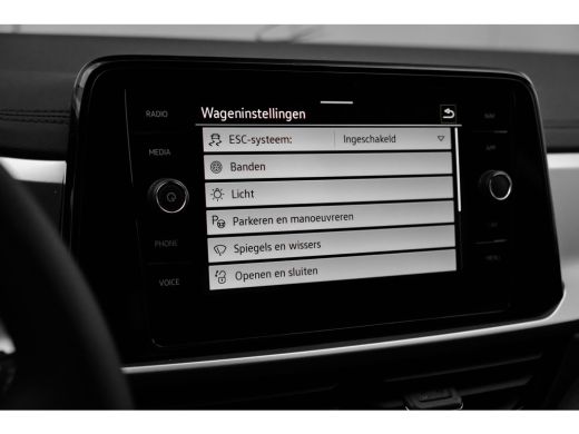Volkswagen T-Roc Life Edition Inclusief €2000,- inruilvoordeel | 'App-Connect' draadloze smartphone integratie | '... ActivLease financial lease