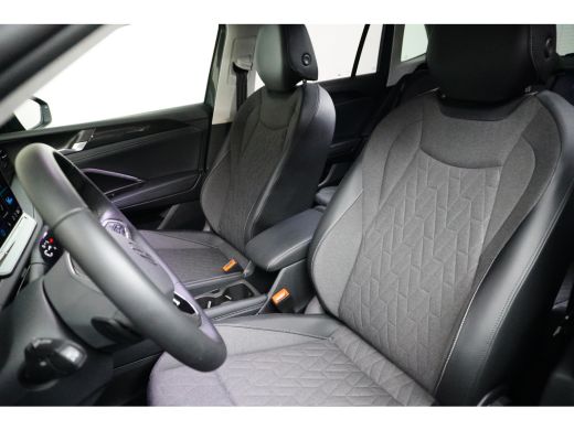Volkswagen Tiguan 1.5 eTSI 150 pk Life 7-DSG | Achteruitrijcamera | Wegklapbare trekhaak | Stoel/stuur verwarming | ActivLease financial lease