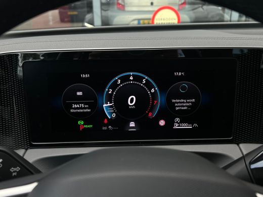 Volkswagen Tiguan 1.5 eTSI 150 pk Life 7-DSG | Achteruitrijcamera | Wegklapbare trekhaak | Stoel/stuur verwarming | ActivLease financial lease