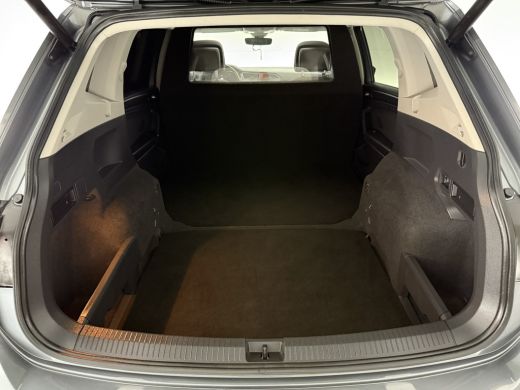 Volkswagen Tiguan 2.0 TDI 4motion | Grijs kenteken | VAN | 191PK DSG 2400kg Trekgew. Trekhaak Pano ACC LED Carplay ... ActivLease financial lease