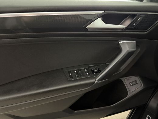 Volkswagen Tiguan 2.0 TDI 4motion | Grijs kenteken | VAN | 191PK DSG 2400kg Trekgew. Trekhaak Pano ACC LED Carplay ... ActivLease financial lease