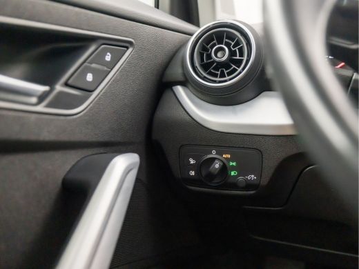 Audi Q2 30 TFSI Sport Automaat (GROOT NAVI, CLIMATE, STOELVERWARMING, SPORTSTOELEN, LED KOPLAMPEN, CRUISE... ActivLease financial lease