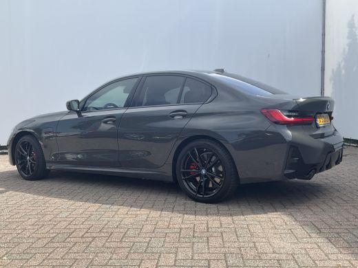 BMW 3 Serie 330e xDrive Nieuwstaat Open dak Harman/kordon Elec. t-haak Sportstoelen Headup ActivLease financial lease