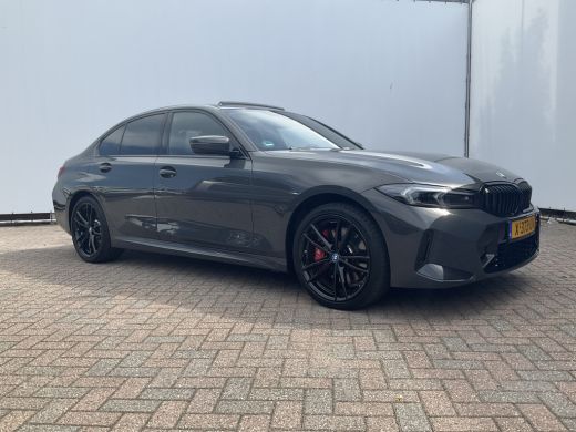 BMW 3 Serie 330e xDrive Nieuwstaat Open dak Harman/kordon Elec. t-haak Sportstoelen Headup ActivLease financial lease