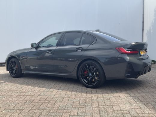 BMW 3 Serie 330e xDrive Nieuwstaat Open dak Harman/kordon Elec. t-haak Sportstoelen Headup ActivLease financial lease