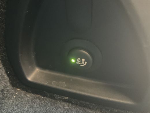 BMW 3 Serie 330e xDrive Nieuwstaat Open dak Harman/kordon Elec. t-haak Sportstoelen Headup ActivLease financial lease