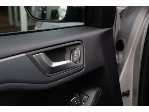 Ford Focus 1.5 EcoBoost Active Business | Trekhaak | Stuur/stoel/voorruitverwarming | Navigatie | Keyless | ... ActivLease financial lease