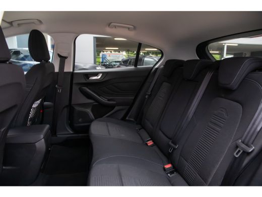 Ford Focus 1.5 EcoBoost Active Business | Trekhaak | Stuur/stoel/voorruitverwarming | Navigatie | Keyless | ... ActivLease financial lease