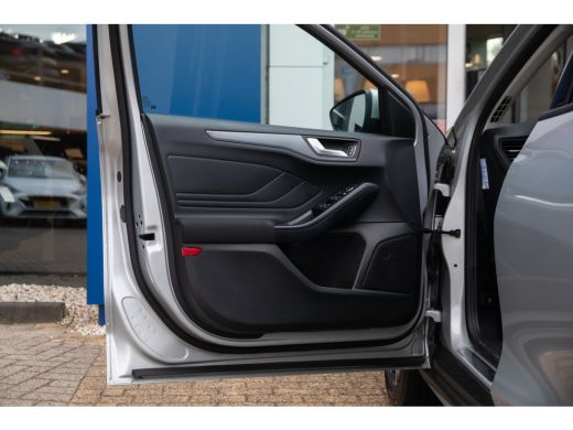 Ford Focus 1.5 EcoBoost Active Business | Trekhaak | Stuur/stoel/voorruitverwarming | Navigatie | Keyless | ... ActivLease financial lease
