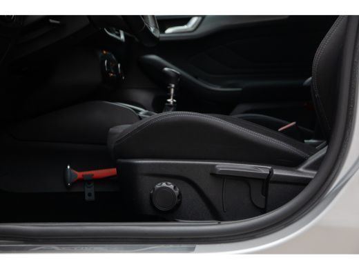 Ford Focus 1.5 EcoBoost Active Business | Trekhaak | Stuur/stoel/voorruitverwarming | Navigatie | Keyless | ... ActivLease financial lease