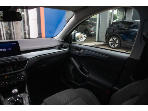 Ford Focus 1.5 EcoBoost Active Business | Trekhaak | Stuur/stoel/voorruitverwarming | Navigatie | Keyless | ... ActivLease financial lease