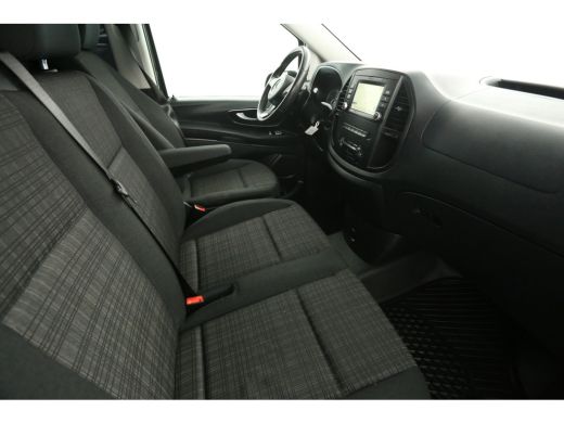 Mercedes-Benz Vito 114 CDI Lang | Automaat | Airco | Camera | Cruise | Navigatie | 3 Persoons | PDC | 18"LMV | Trekhaak ActivLease financial lease