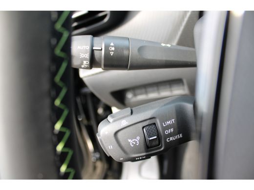 Peugeot e-2008 GT - Electric | Advanced Active Safety Brake met camera en radar | Climate Control | Elektrisch v... ActivLease financial lease