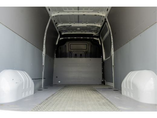 Renault Master T35 dCi 180PK | L3H2 | 3.5T Trekgewicht | Luchtvering | LED | Camera | Navi | Cruise | Airco| PDC... ActivLease financial lease