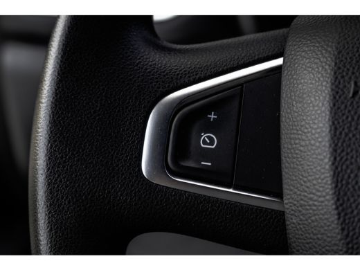 Renault Master T35 dCi 180PK | L3H2 | 3.5T Trekgewicht | Luchtvering | LED | Camera | Navi | Cruise | Airco| PDC... ActivLease financial lease