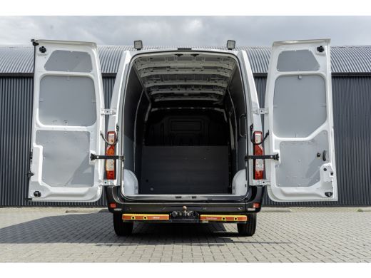 Renault Master T35 dCi 180PK | L3H2 | 3.5T Trekgewicht | Luchtvering | LED | Camera | Navi | Cruise | Airco| PDC... ActivLease financial lease